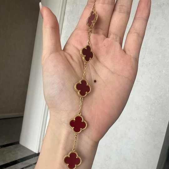 Clover Bracelet - Burgundy