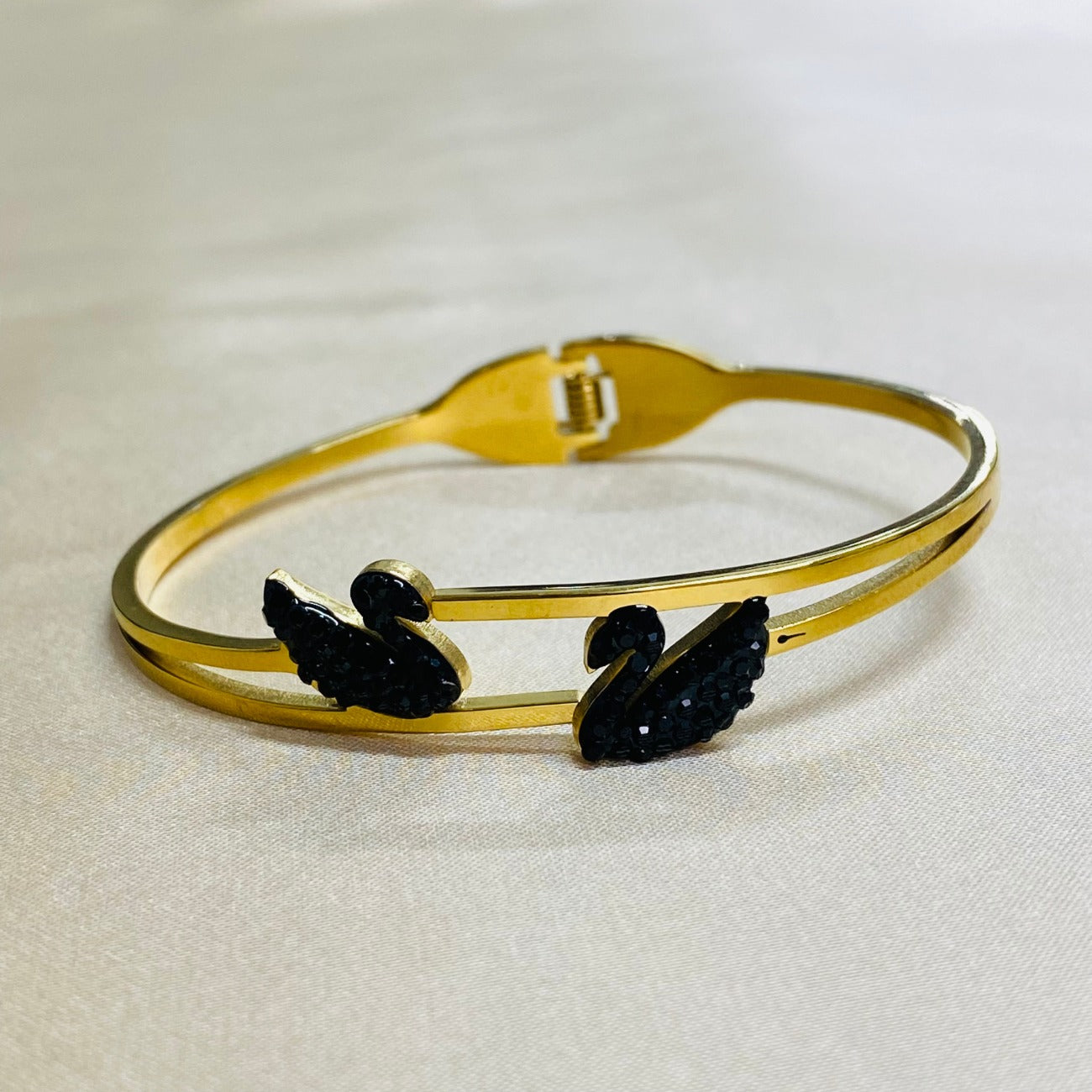 Black Swan Bracelet & Earrings